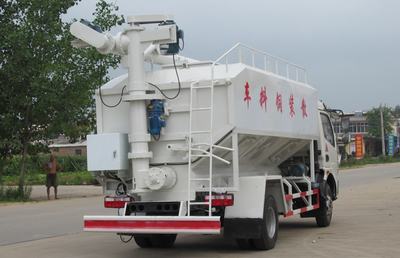 國六東風(fēng)大多利卡散裝飼料車 現(xiàn)代化畜牧運(yùn)輸?shù)母咝Ы鉀Q方案